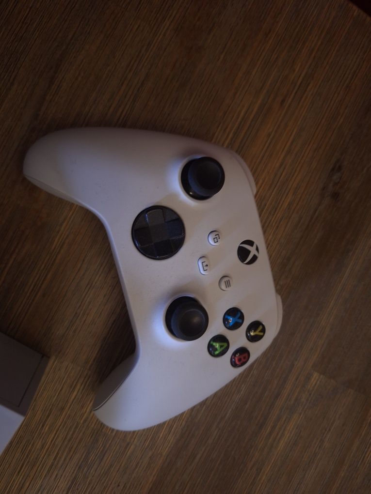 Майже як нова Xbox series S 512gb та 2 джойстика