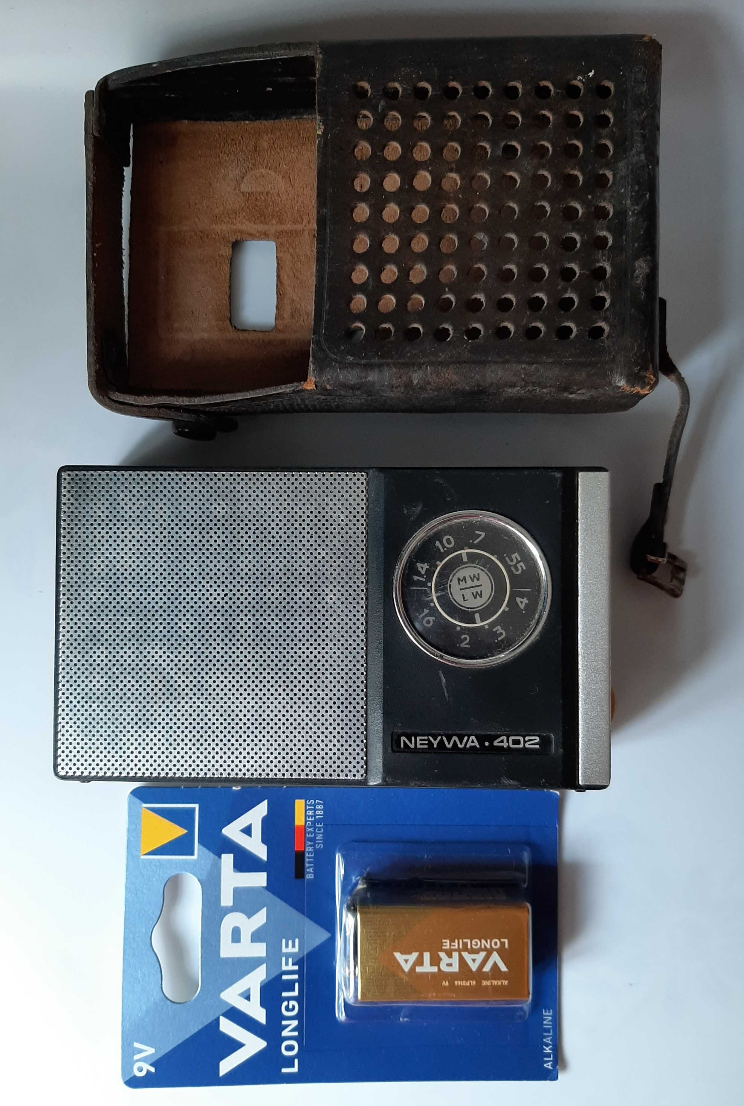 Kolekcjonerskie radio z PRL Neywa 402