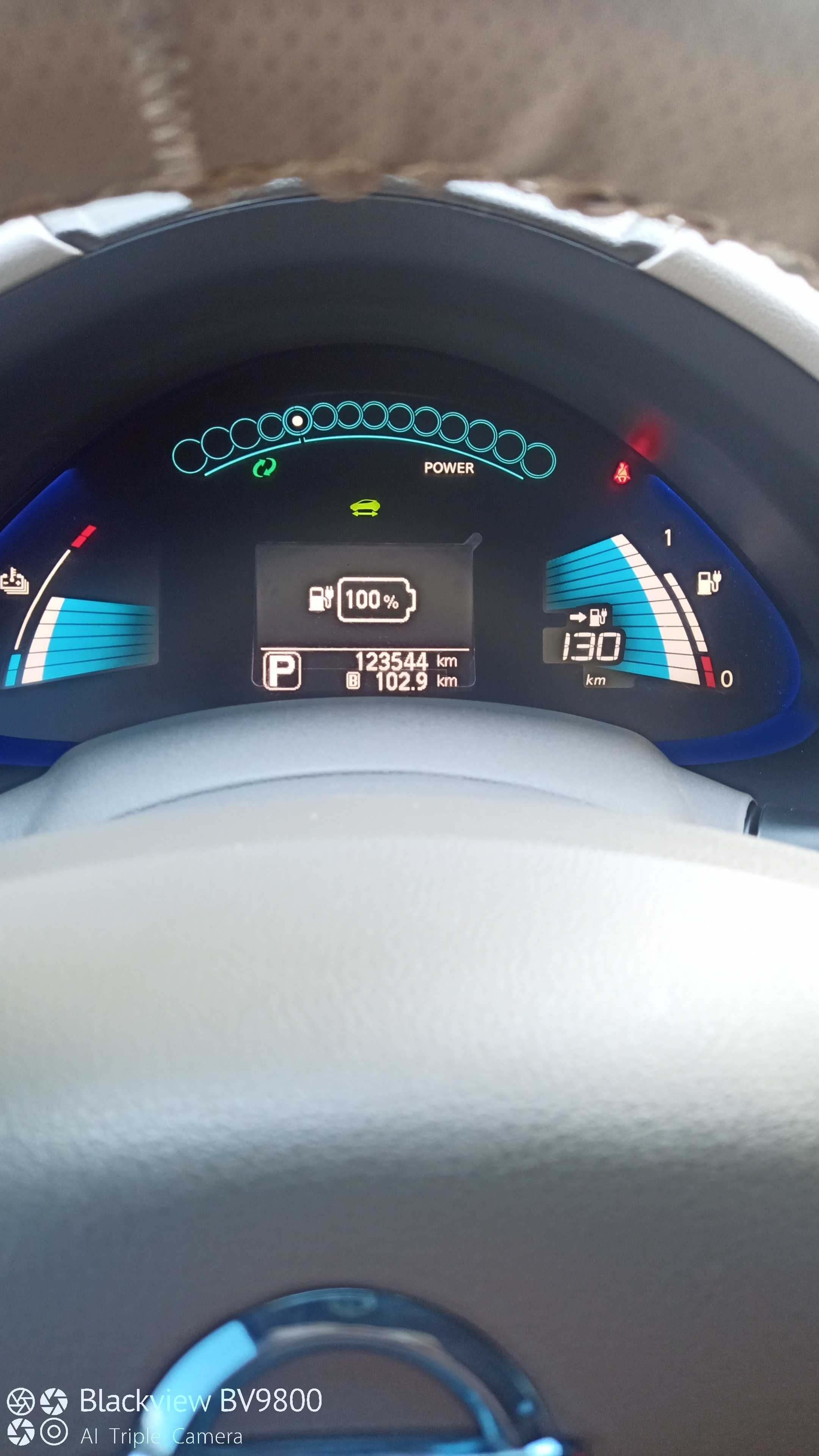 Продам nissan leaf 16 года