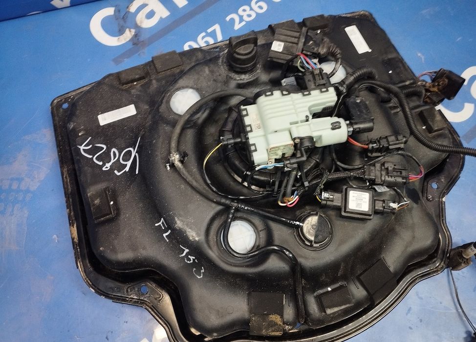 Бачок системи ADBLUE 7P0131878 Адблю Volkswagen Touareg FL Туарег фл1