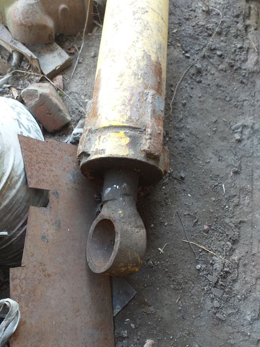 Silownik srodkowy warynski k 406 408