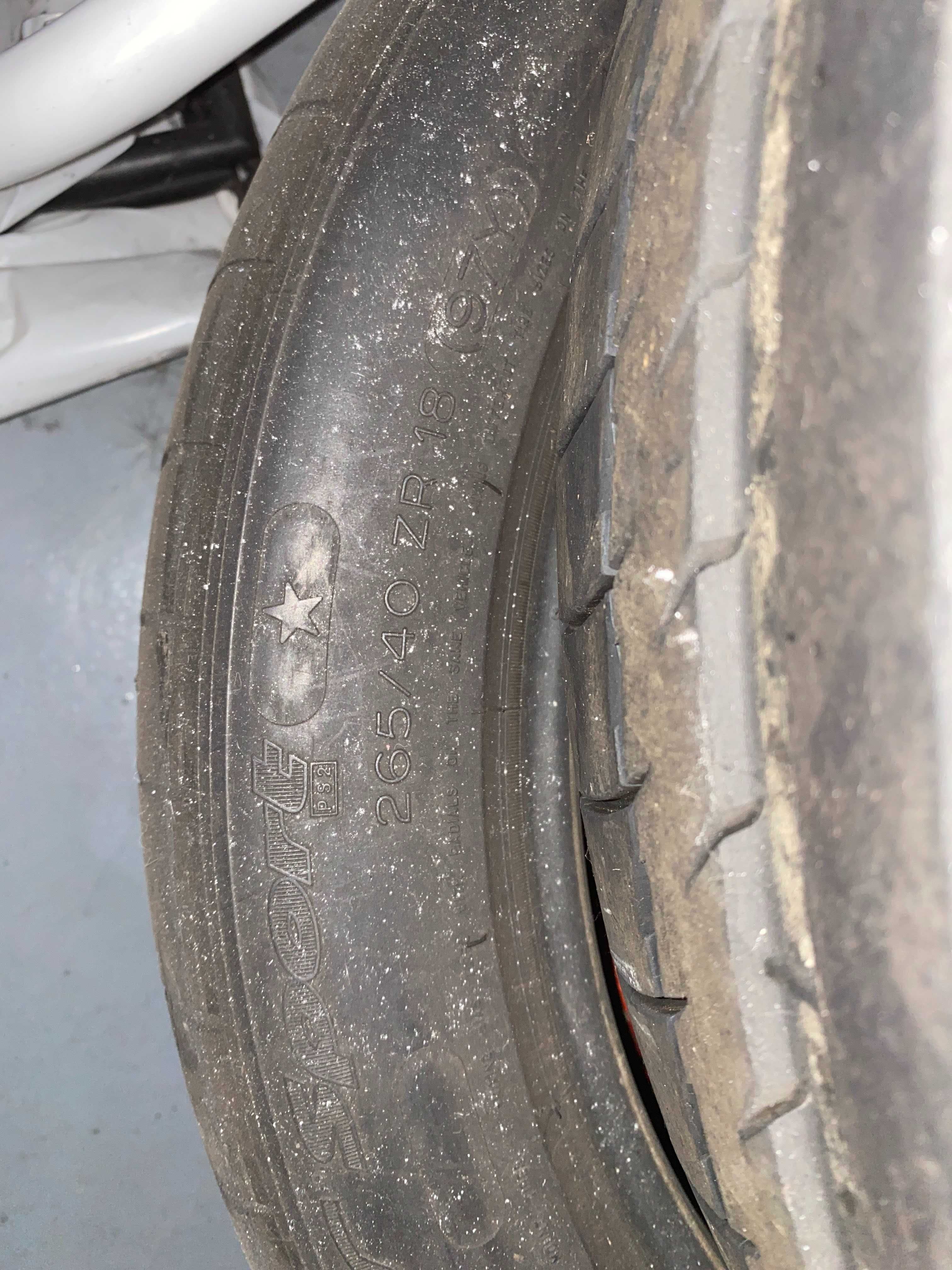 Pneu Michelin Pilot Sport 265/40 ZR18 97Y ainda com piso