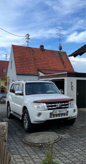 MITSUBISHI Pajero 2012 3.2 дизель 1 хозяин