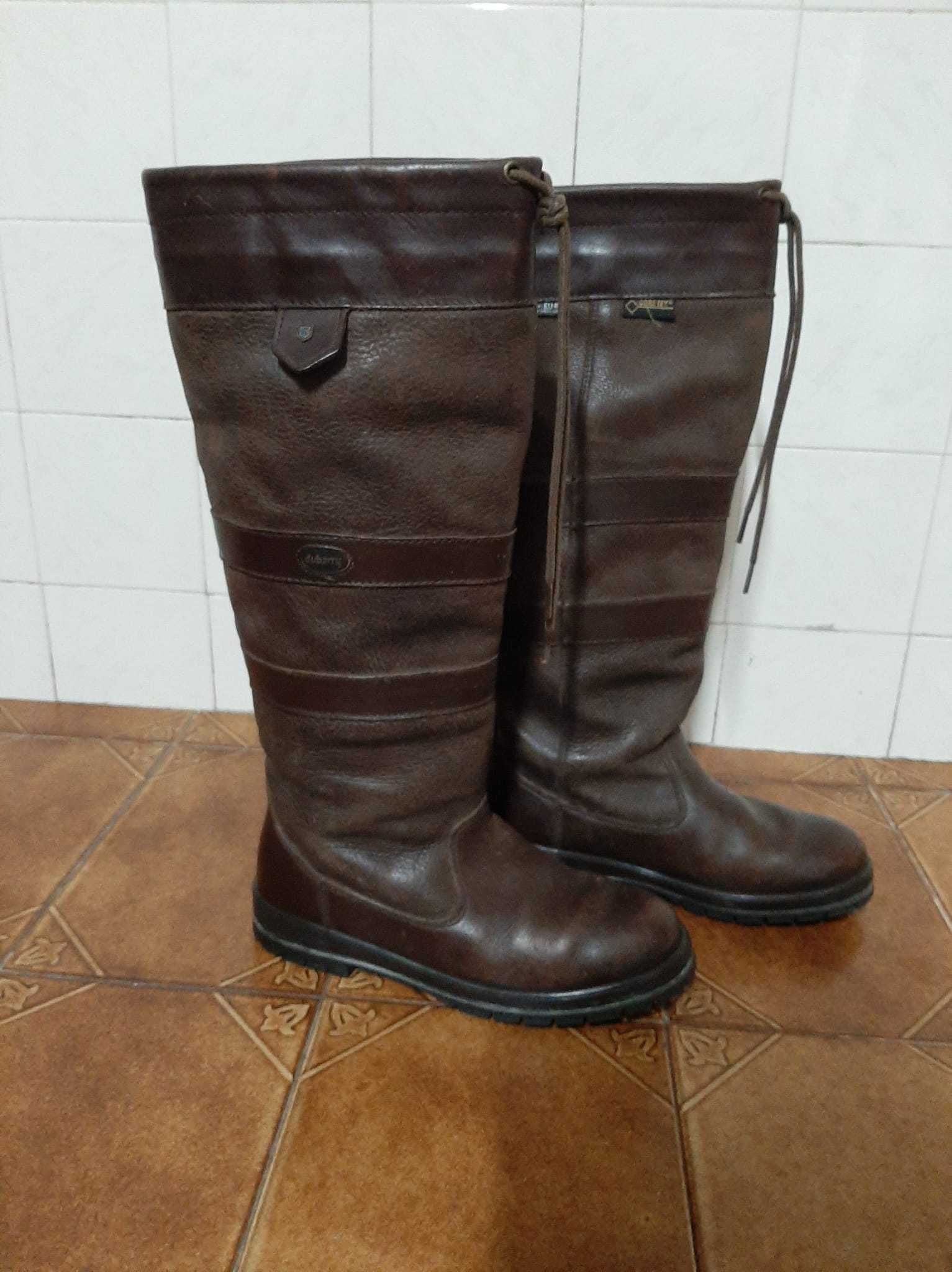 Botas caça em pele castanhas