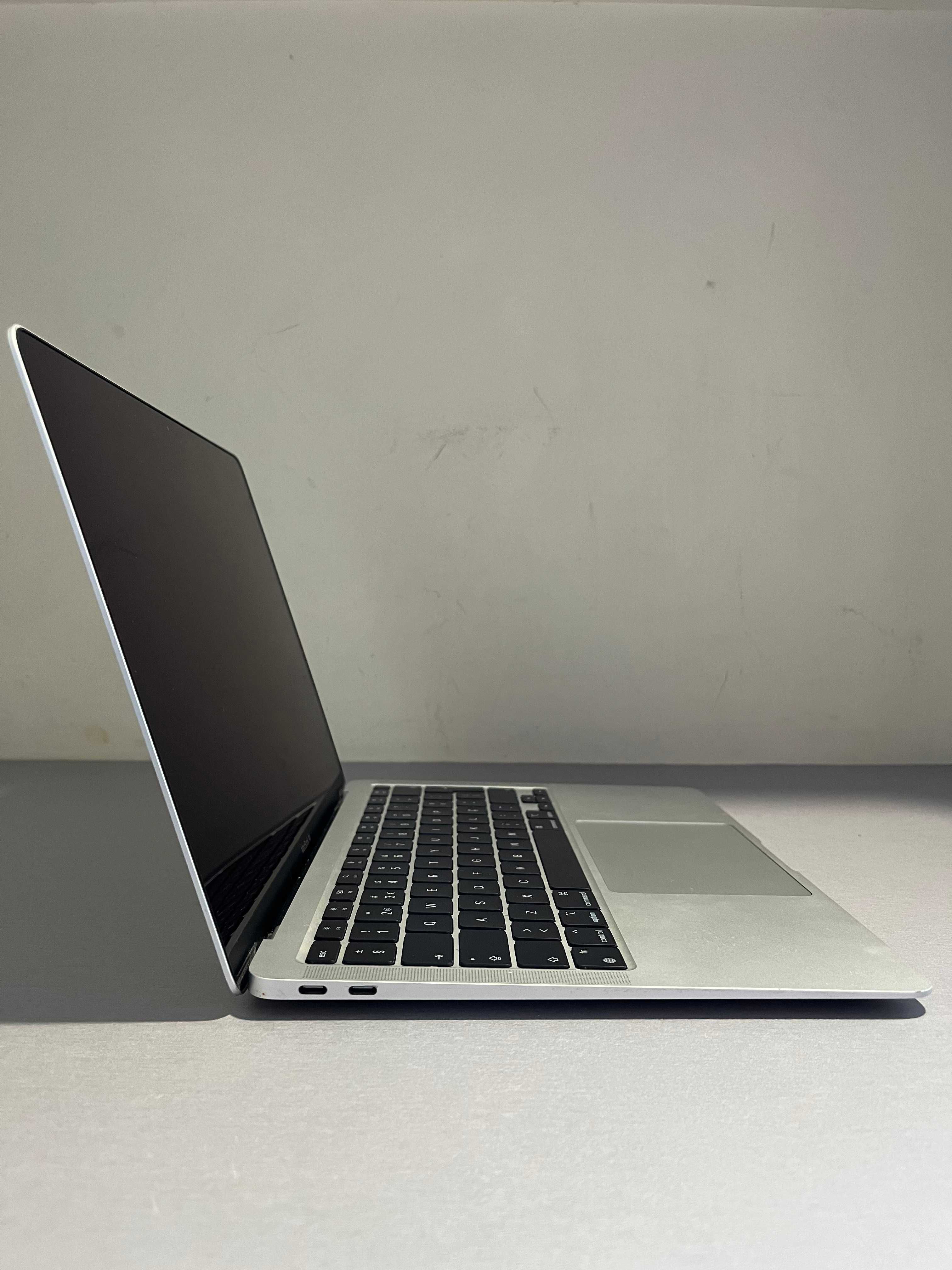 Macbook Air Prateado M1 -Ótimo Estado