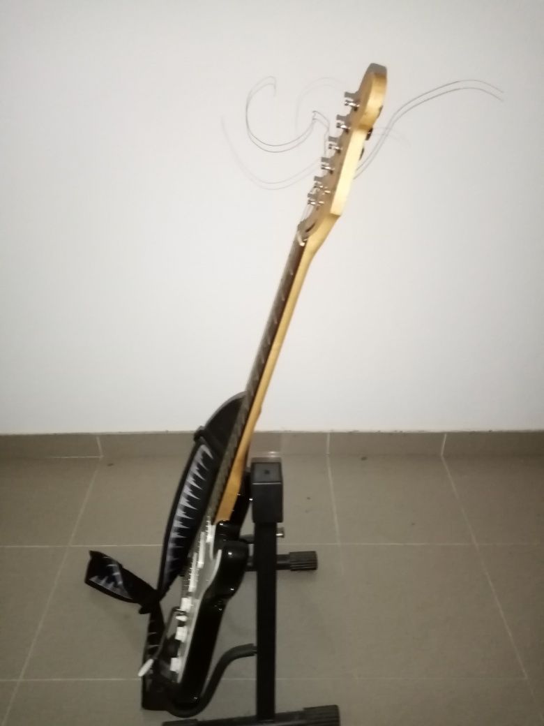 Guitarra  e amplificador line 6