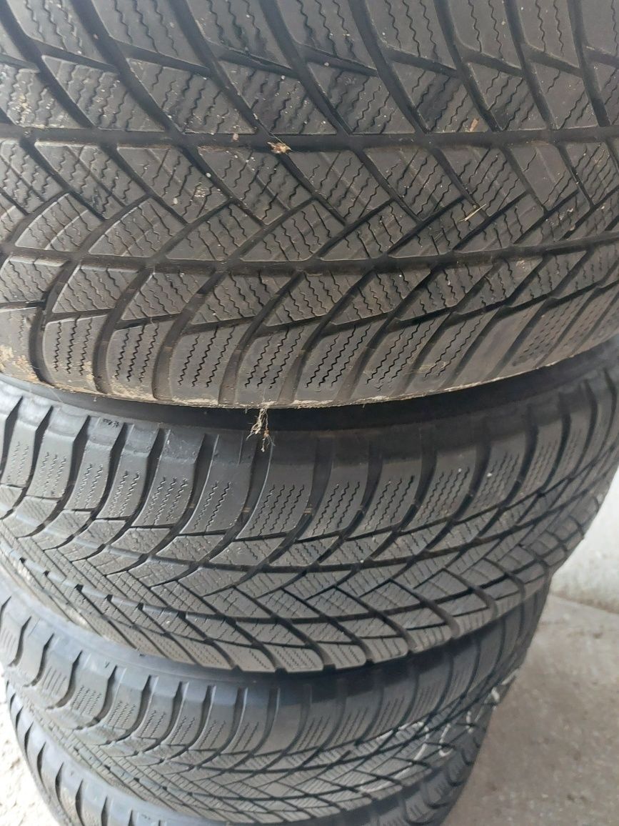 Alufelgi z oponami zimowymi Audi 17"