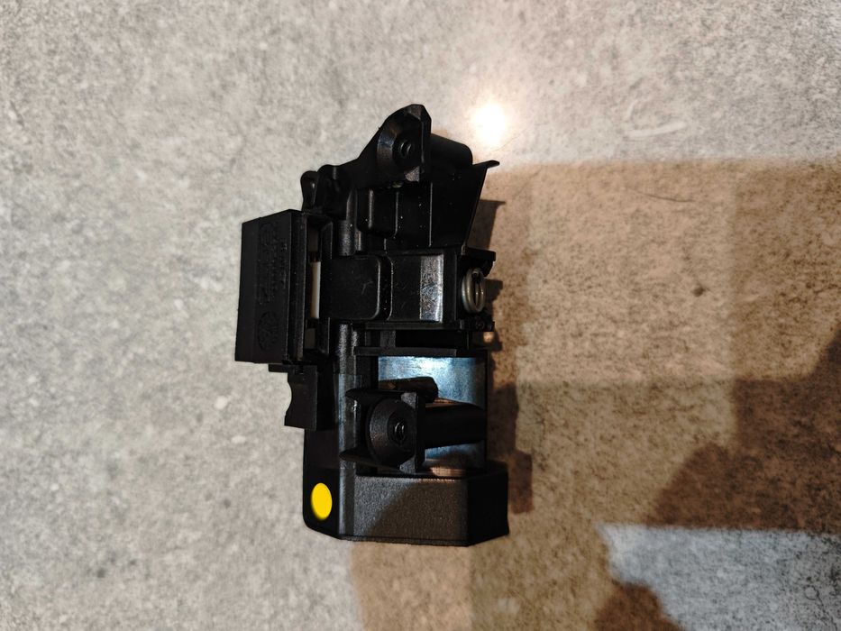 Zamek drzwi do zmywarki Samsung DW60BG850I00ET