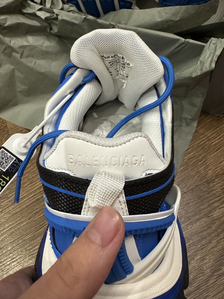 Нові Balenciaga Track 2