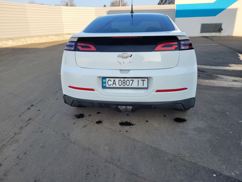 Підзаряжаємий гібрид ШЕВРОЛЕ VOLT