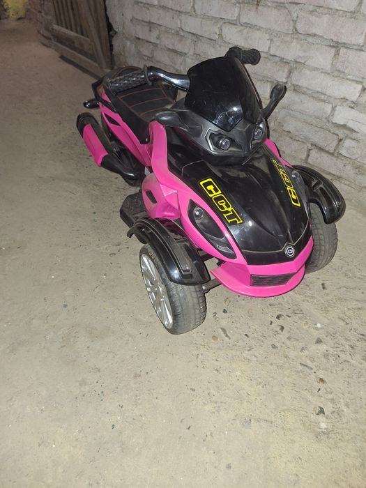 Różowy motor trójkołowy na akumulator dla dzieci XL.