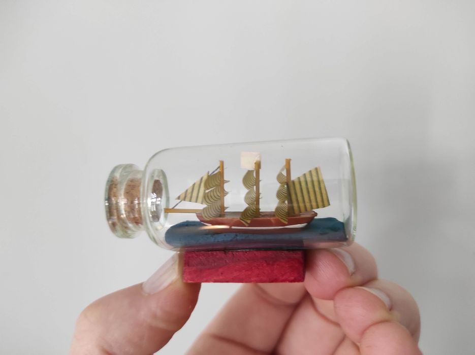 Mini statek w butelce