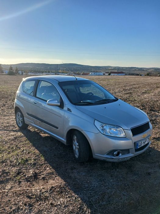 Chevrolet Aveo 2009 com 100 mil km