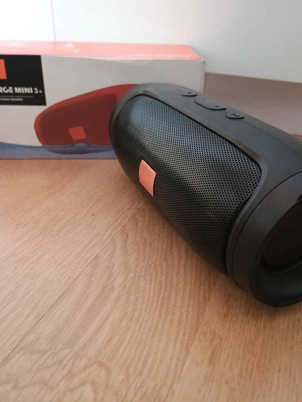 Głosnik przenosny bluetooth czarnego koloru
