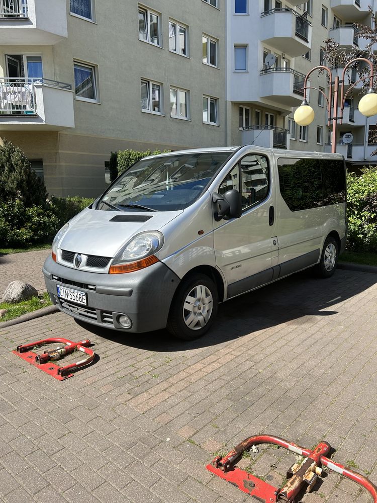 Renault Trafic 1.9DCI 100km 9 osobowy