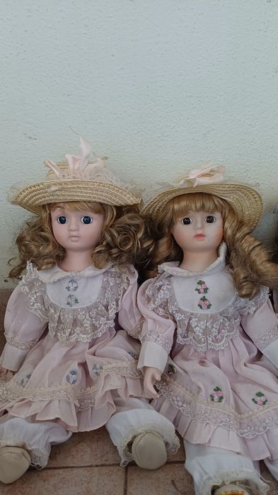 Vendo 3 bonecas de porcelana