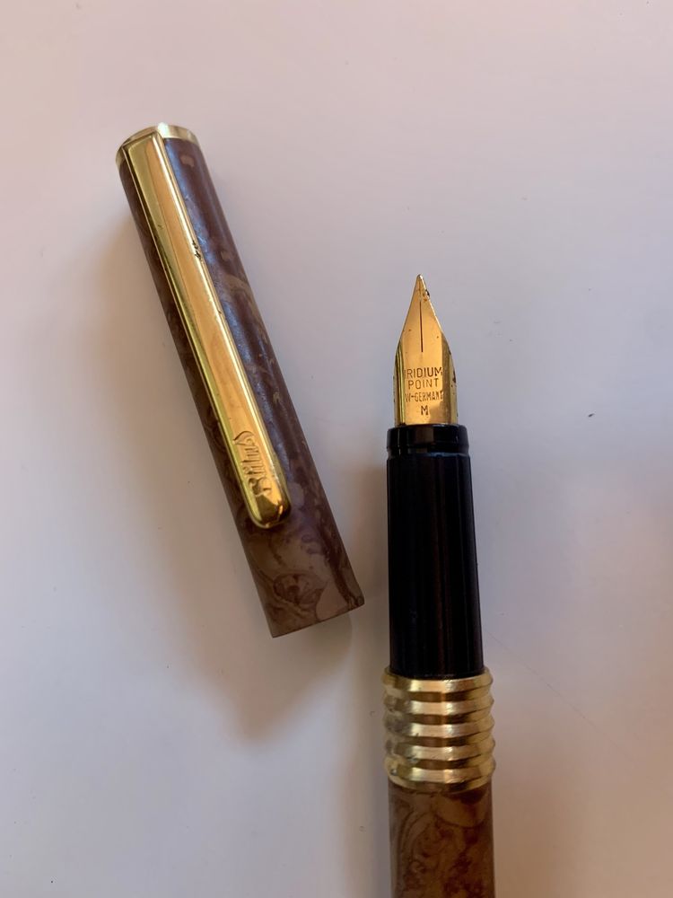 Caneta de tinta permanente vintage - no estojo original