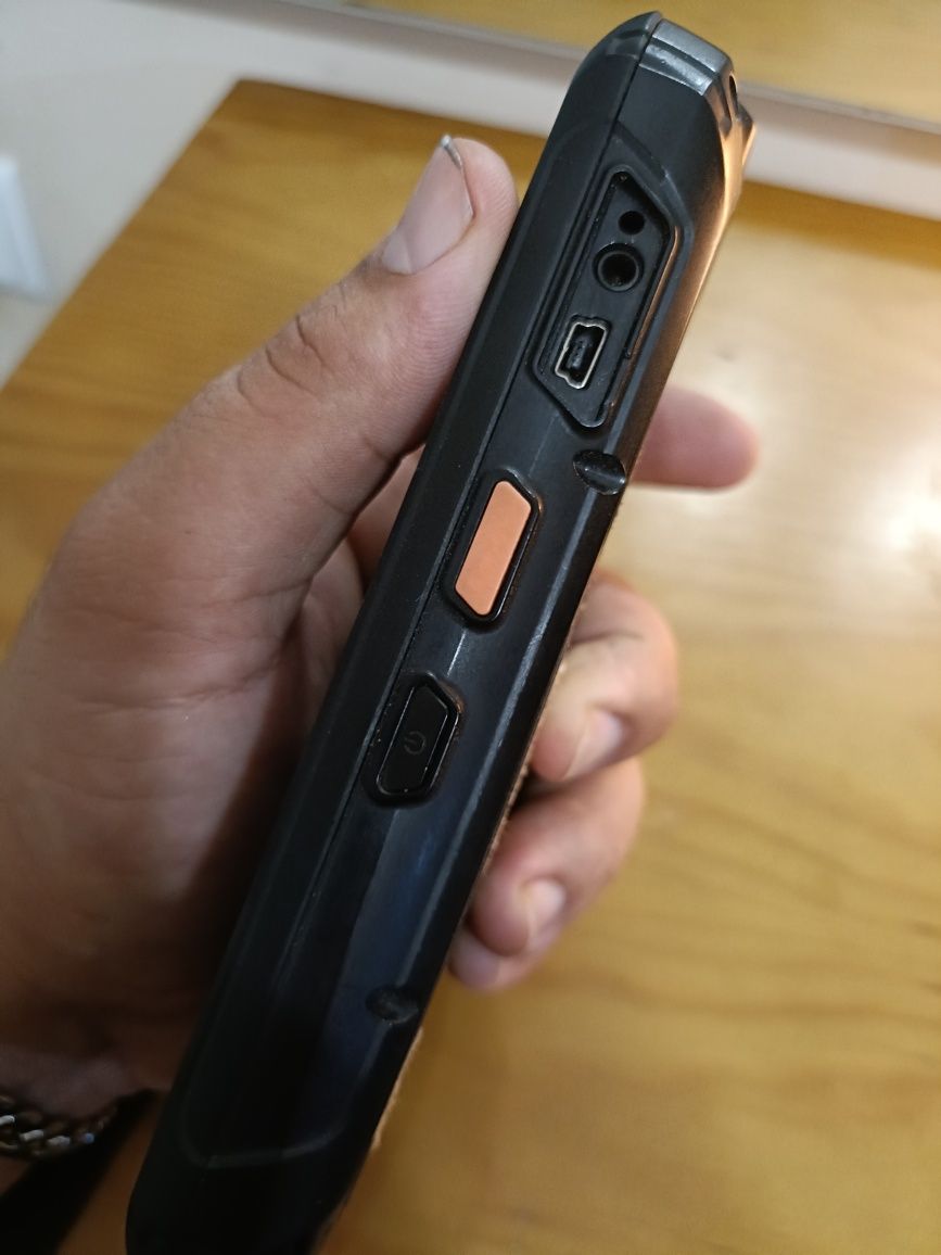 Telemóvel com scanner e contactless