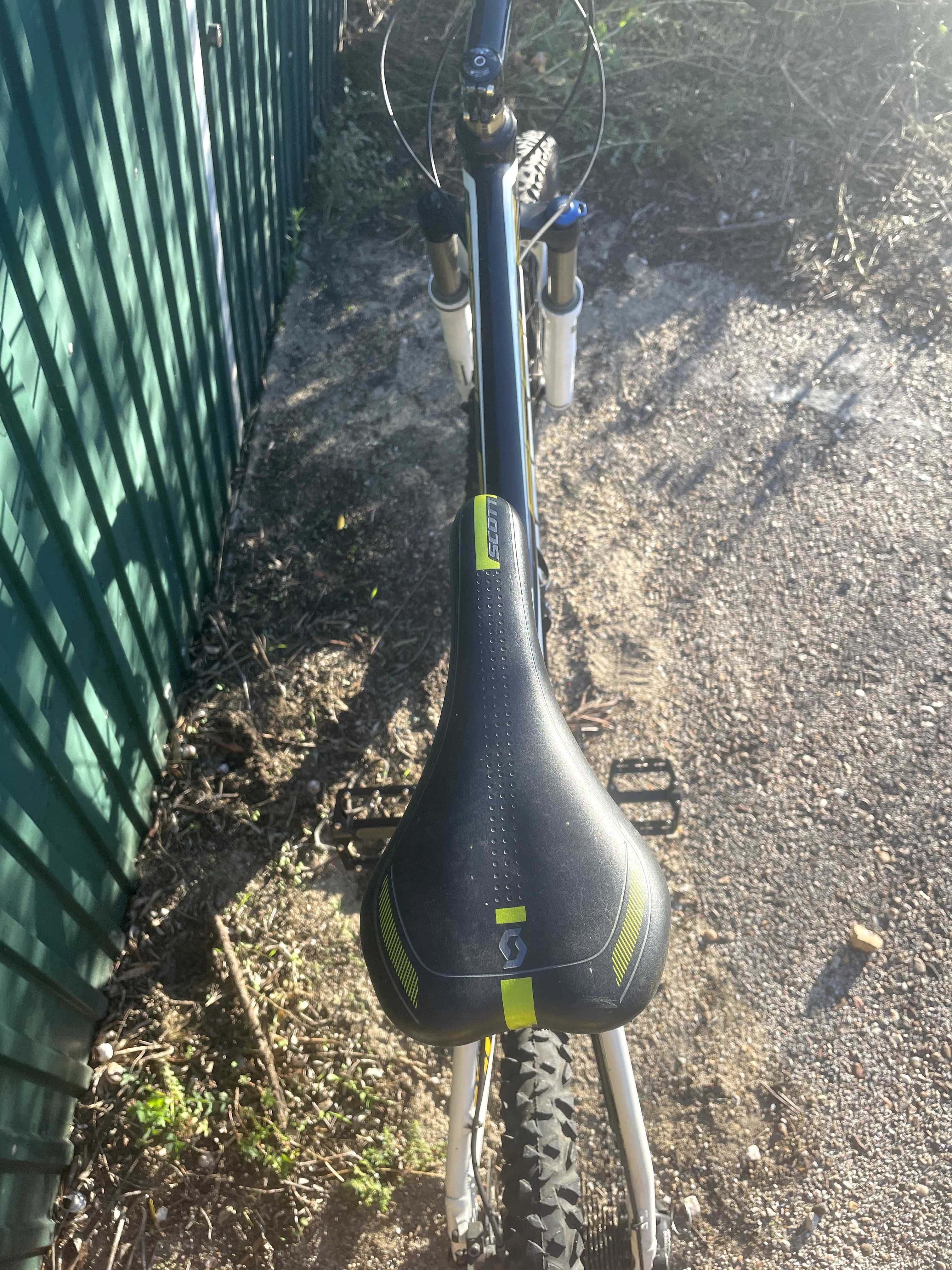Bicicleta SCOTT SCALE Full carbono