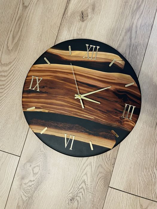 Zegar ścienny•duży 35cm srednicy•recznie robiony•drewno plus żywica
