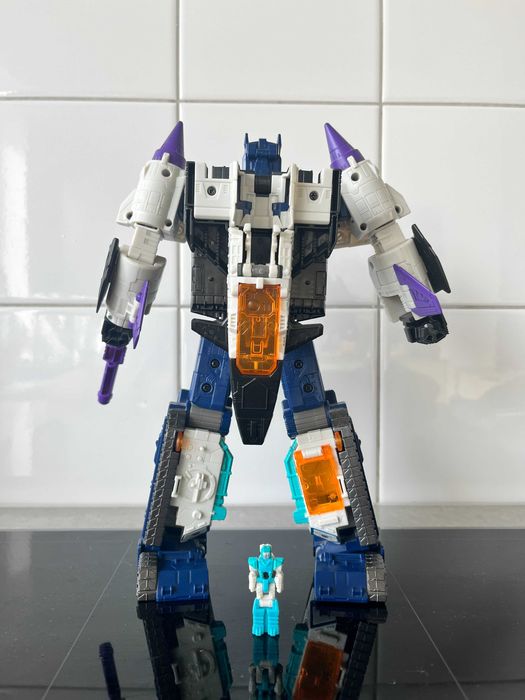 Takara Tomy Transformers Legends LG60 Overlord