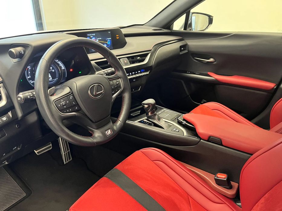 Lexus UX 250h F Sport, serwis ASO