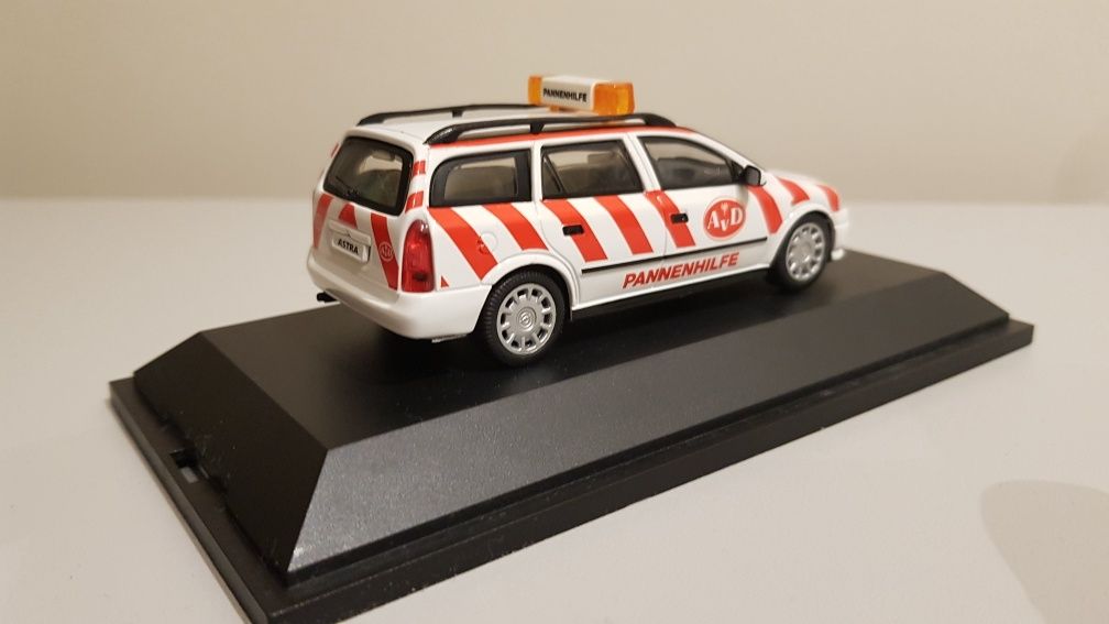 Opel Astra Caravan AVD Limited Edition Schuco 1:43