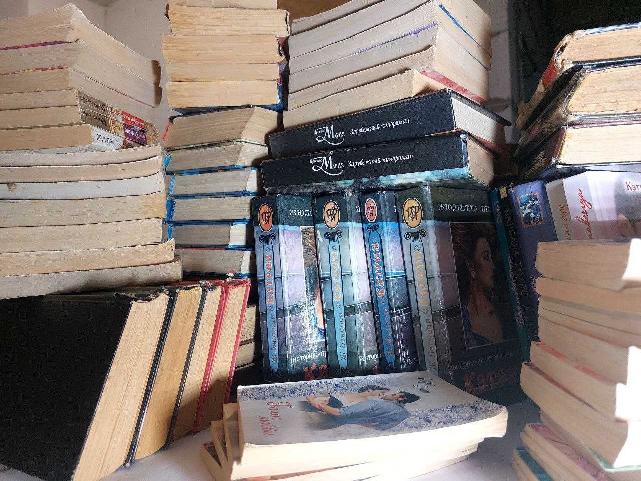 Книжки старі, російською мовою