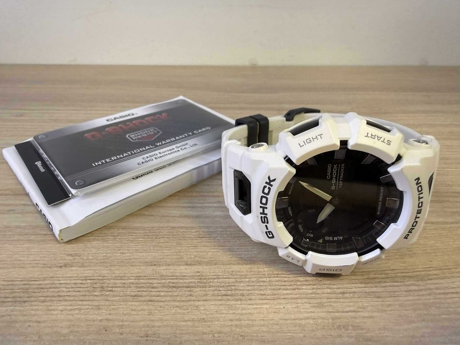 Zegarek męski naręczny Casio G-Shock GBA-900 Biały