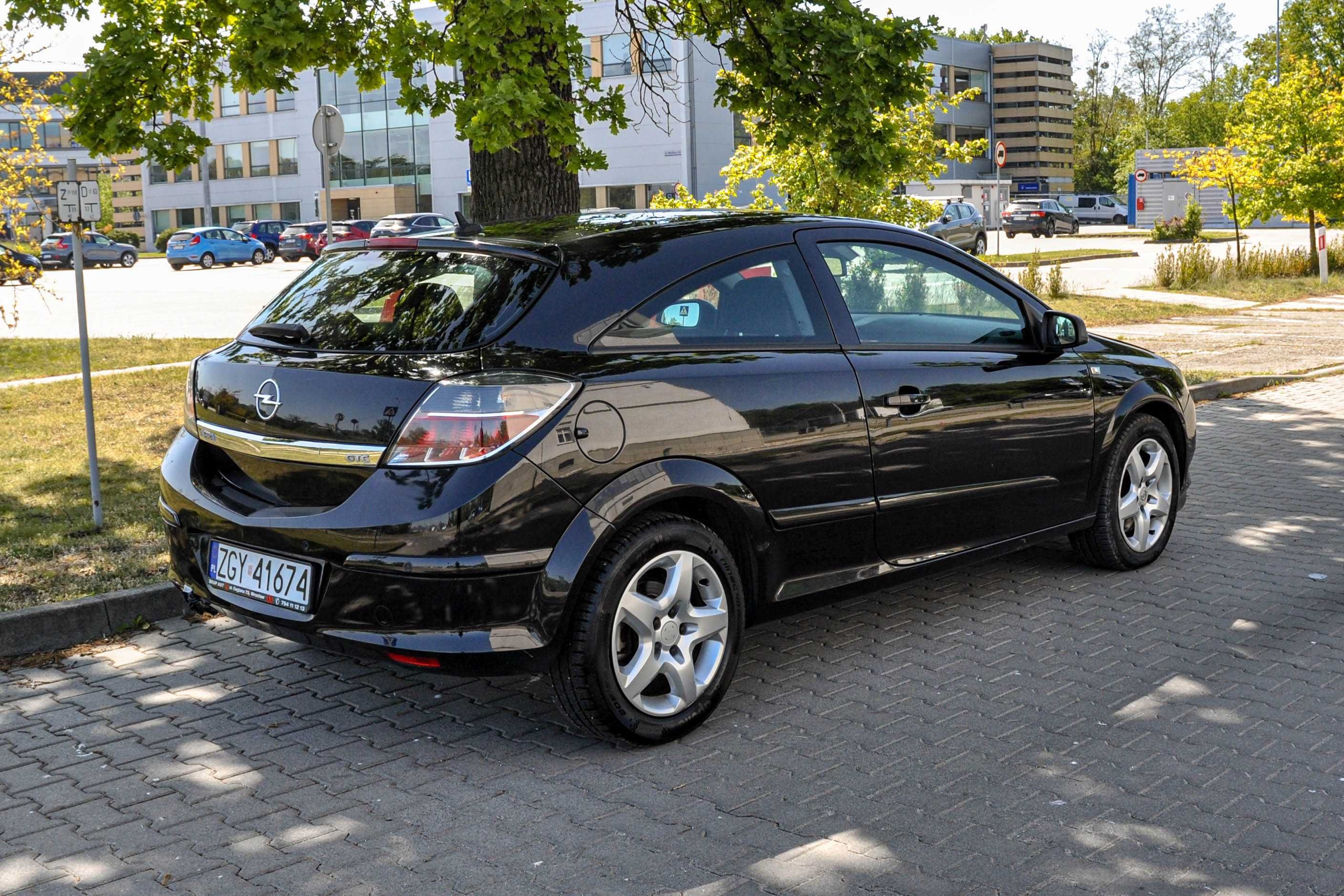 Opel Astra GTC 1,9CDTI Lift Bezwypadkowy