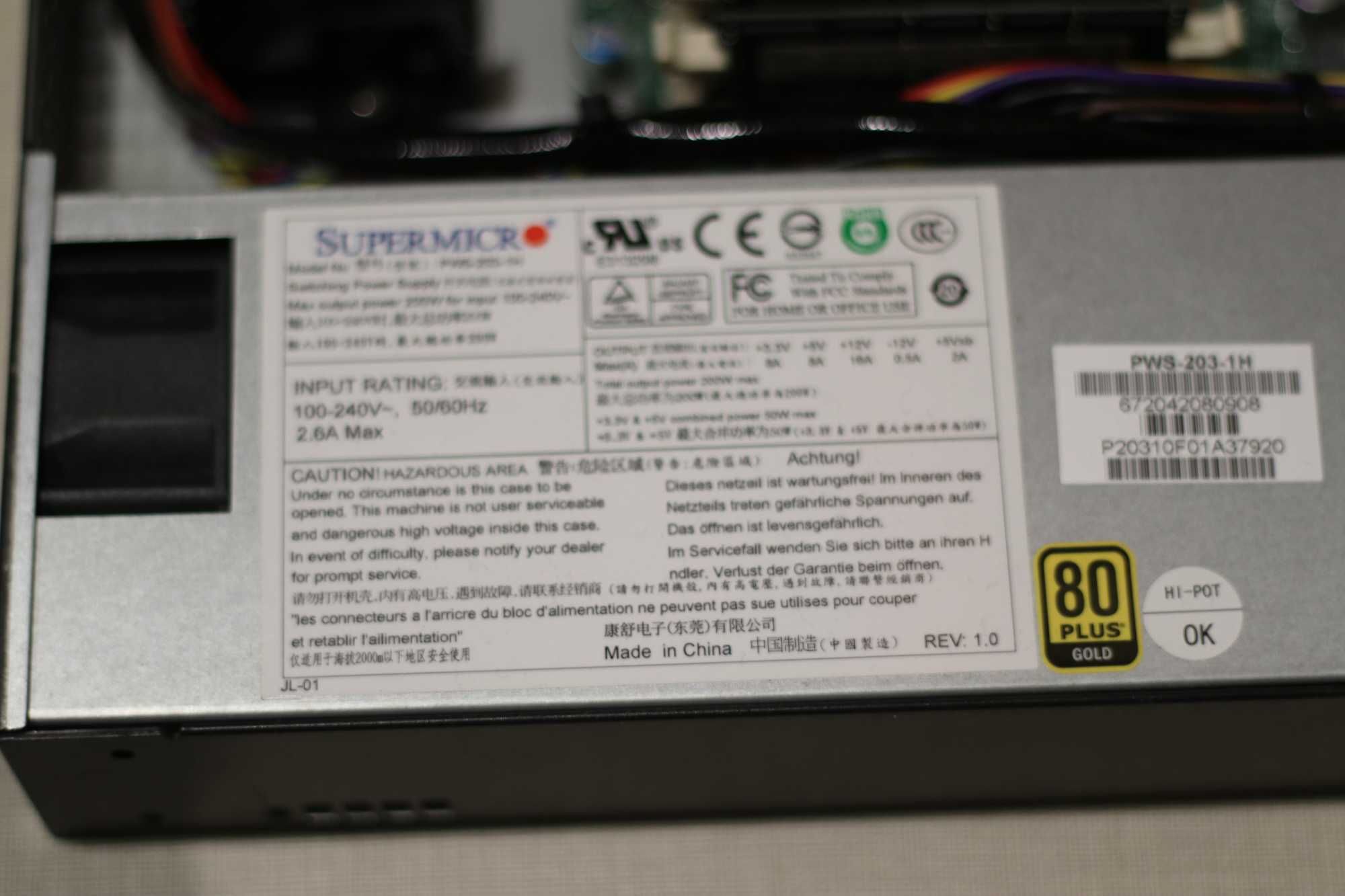 Servidor Supermicro A1SRI-2758F