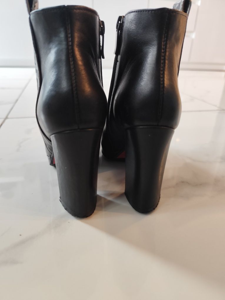 Buty Carinii rozmiar 36, używane,stan bardzo dobry