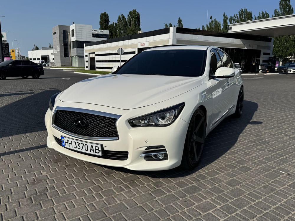Продам Infiniti Q50 2.2 дизель 2015 год