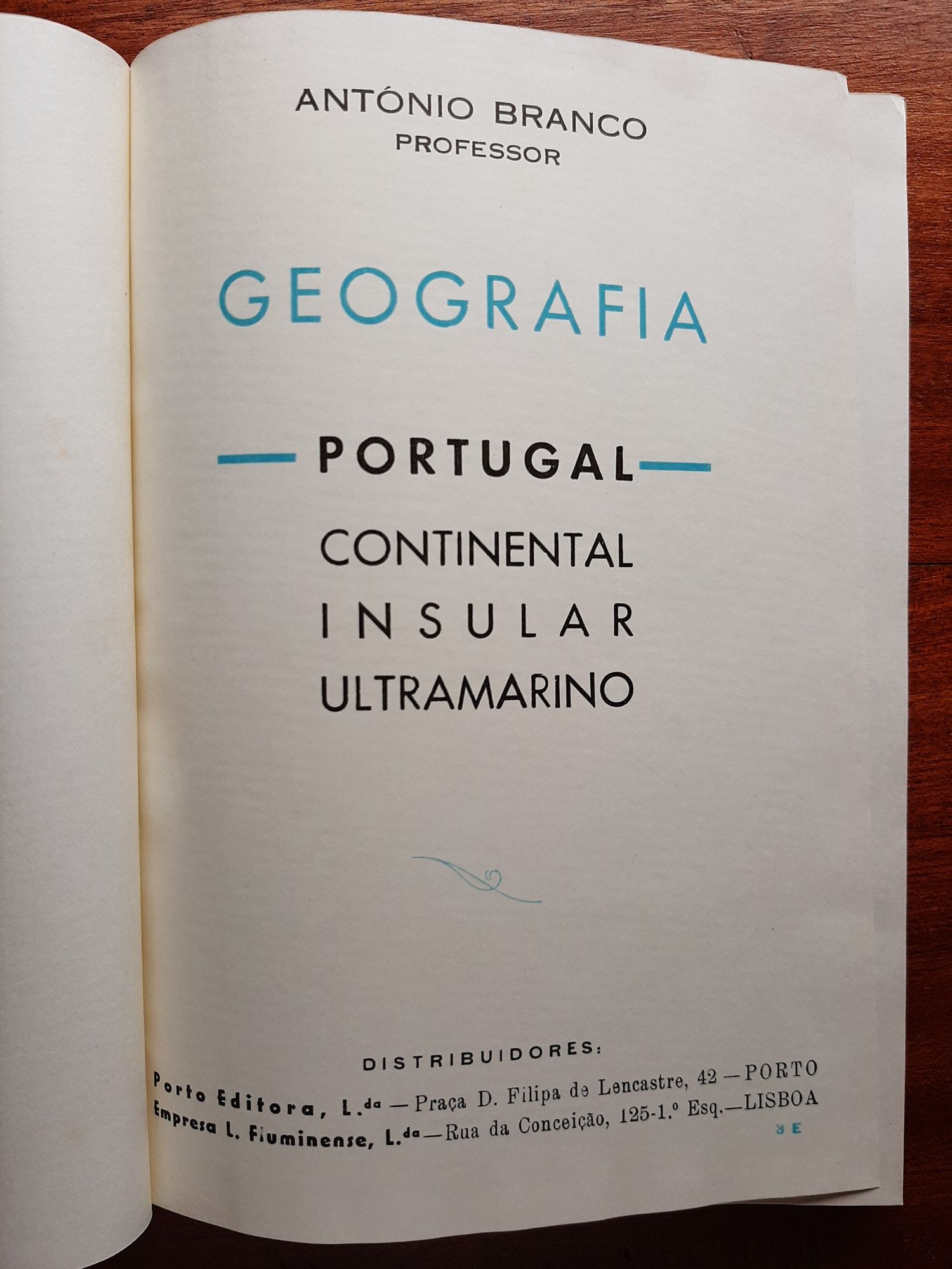 Livro antigo geografia