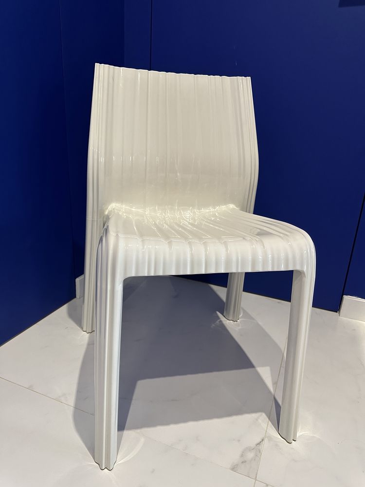 Plastikowe krzesło Kartell Frilly włoski design białe ecru