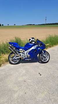 Yamaha r1 1000 super moto