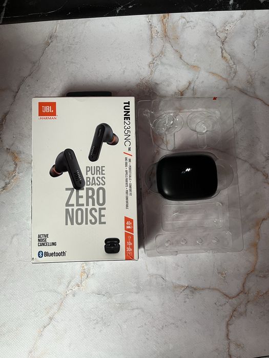 Кейс для наушников JBL 230nc