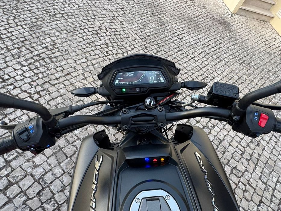 BAJAJ Dominar 400