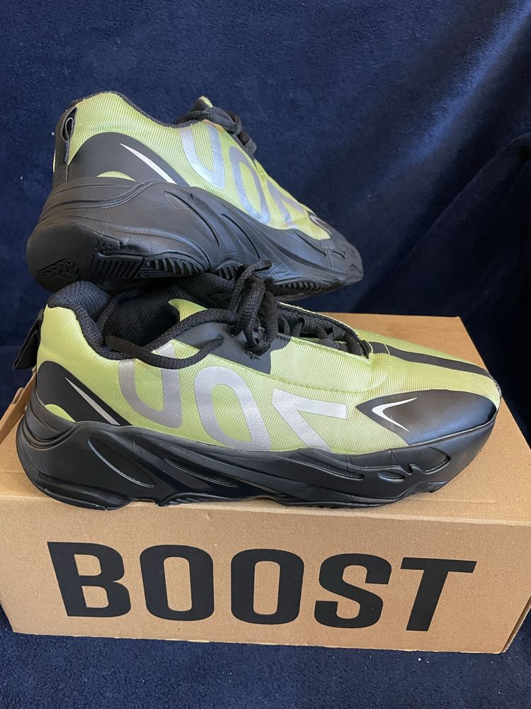 Adidas Yeezy 700 43(275) оригінал