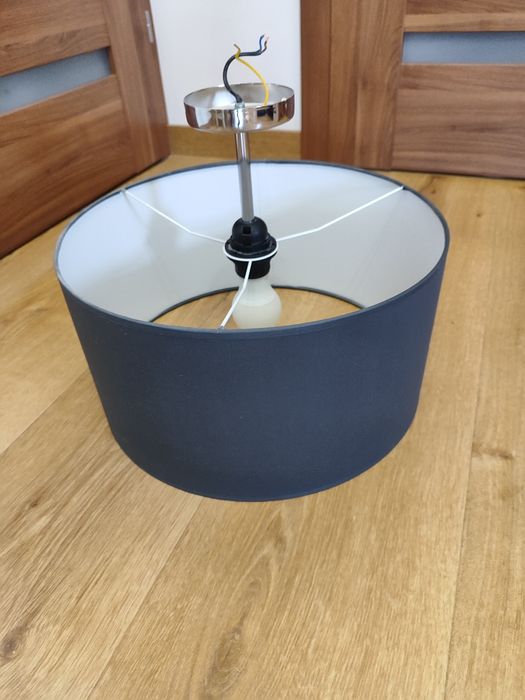 Lampa wisząca z mocowaniem