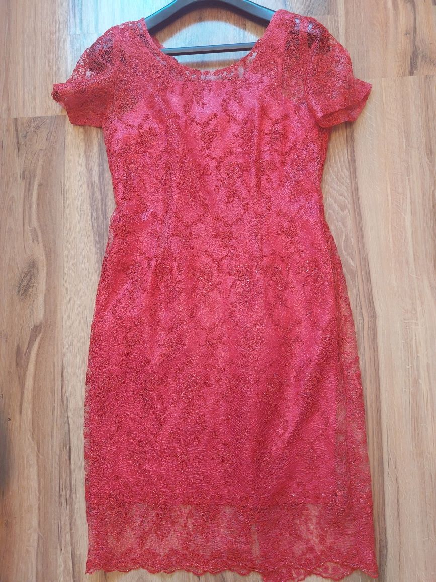 Sukienka czerwona koronka rozmiar 44