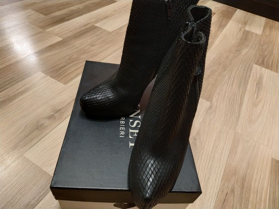 Buty damskie koturna i szpilka