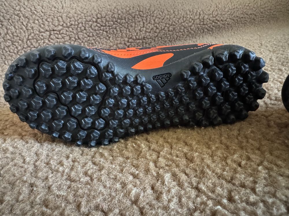 Sprzedam turfy Adidas Messi rozmiar 29