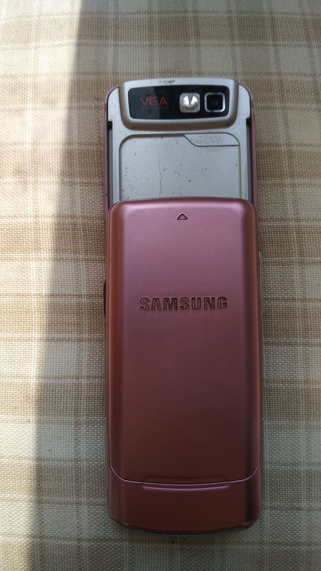 Мобильный телефон Samsung (не рабочий, на запчасти)