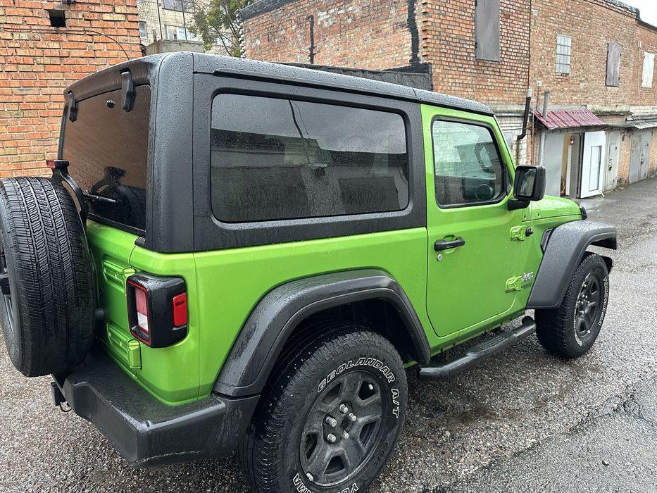 Jeep Wrangler Sport edition в ідеальному стані