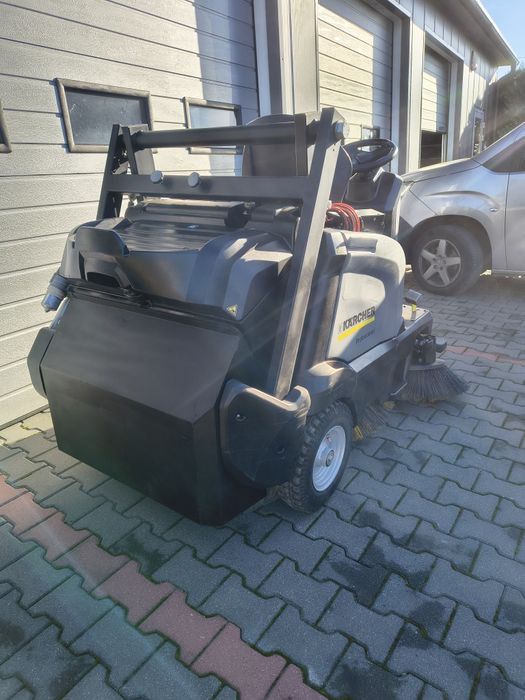Zamiatarka Karcher KM 105/110 R