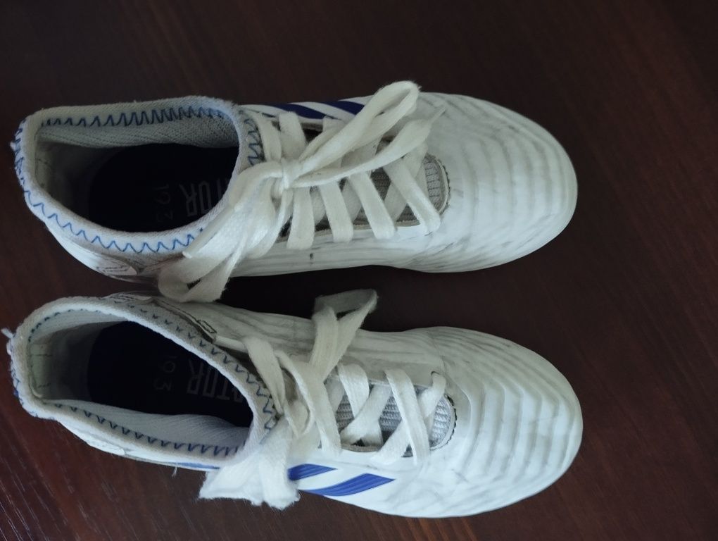 Korki Adidas Predator biało niebieskie