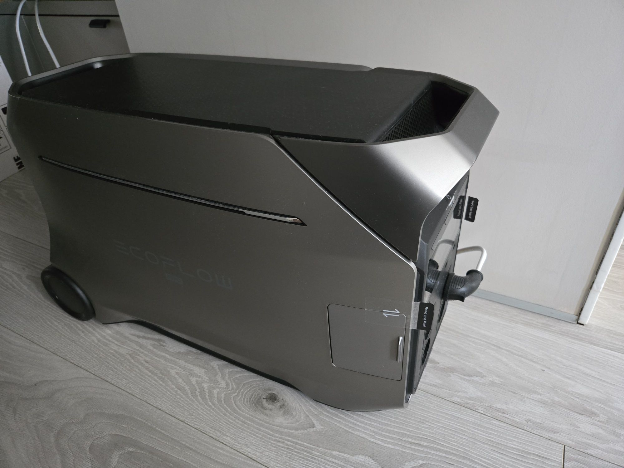 Зарядная станция EcoFlow DELTA Pro 3 4000W 4096Wh