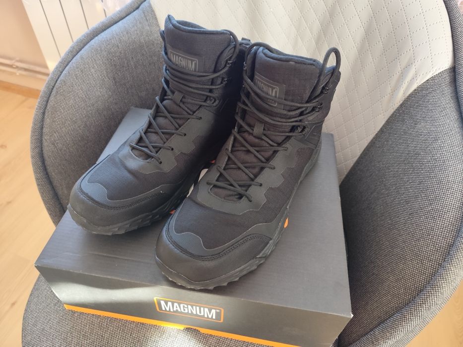 Buty taktyczne Magnum.
