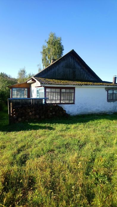 Хата в селі радошівка